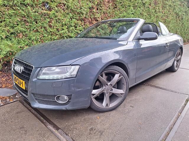 Grijs Gebruikt 2011 Audi A5 Cabriolet Proline Cabriolet | € 7.600 - Afbeelding 1/4