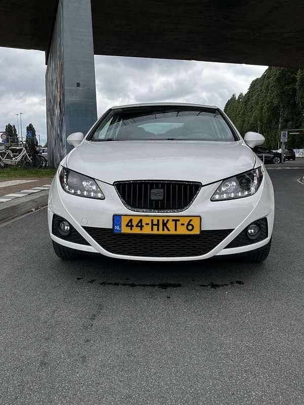 Gebruikt 2009 Seat Ibiza Style Sedan | € 3.399 (Eerlijke prijs) - Afbeelding 1/4