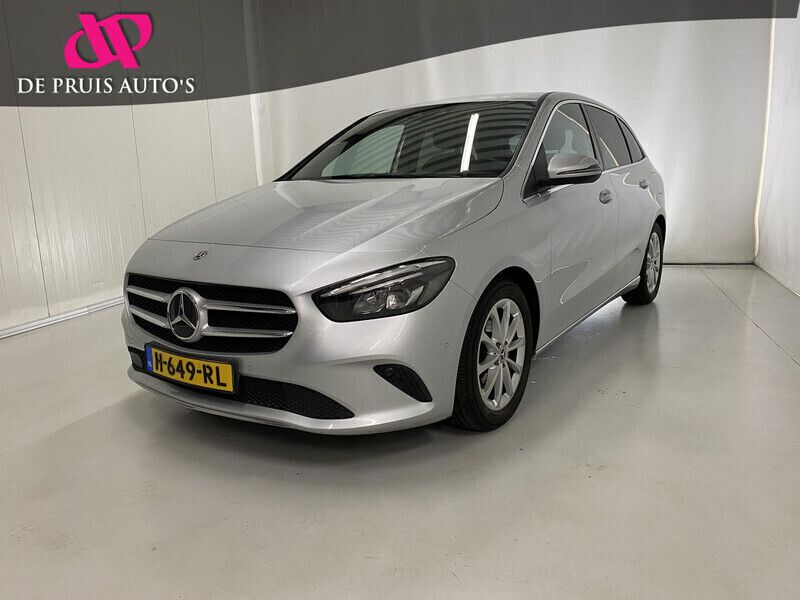 Grijs Gebruikt 2019 Mercedes B180 Premium Plus MPV | € 21.950 (Goede deal) - Afbeelding 1/4