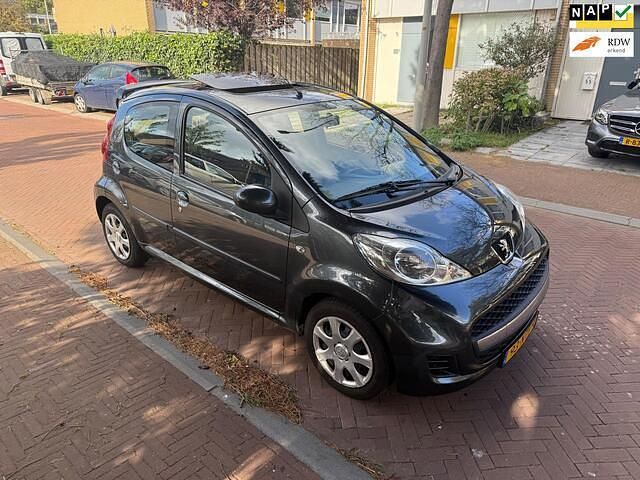 Grijs Gebruikt 2010 Peugeot 107 Hatchback | € 3.249 (Eerlijke prijs) - Afbeelding 1/4
