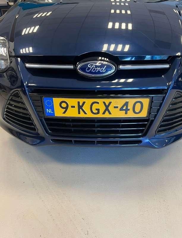 Blauw Gebruikt 2013 Ford Focus Titanium Stationwagen | € 6.000 (Iets duurder) - Afbeelding 1/4