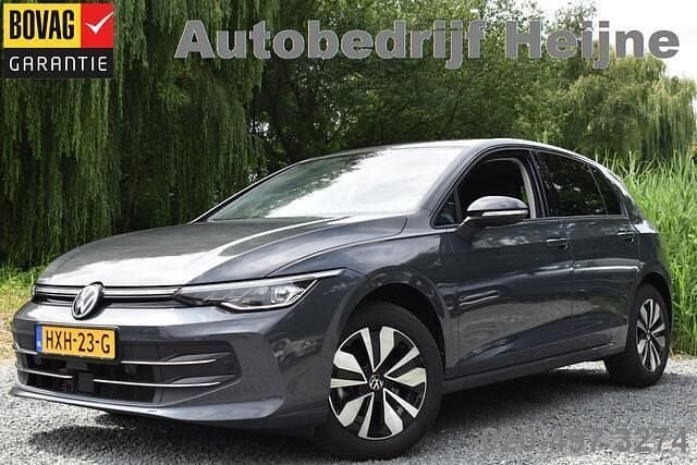 Grijs Gebruikt 2024 VW Golf VIII Edition Hatchback | € 27.945 (Super prijs) - Afbeelding 1/4