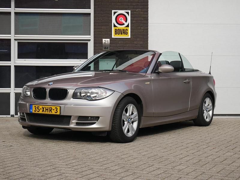 Grijs Gebruikt 2009 BMW 118 Cabriolet Executive Cabriolet | € 10.450 (Duur) - Afbeelding 1/4