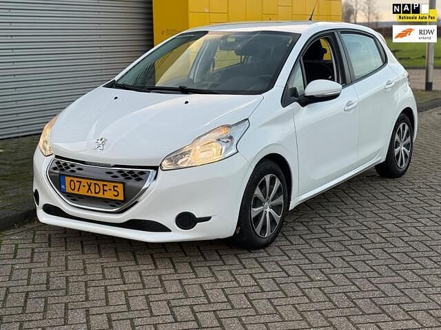 Wit (metallic) Gebruikt 2012 Peugeot 208 Hatchback | € 4.450 (Goede deal) - Afbeelding 1/4