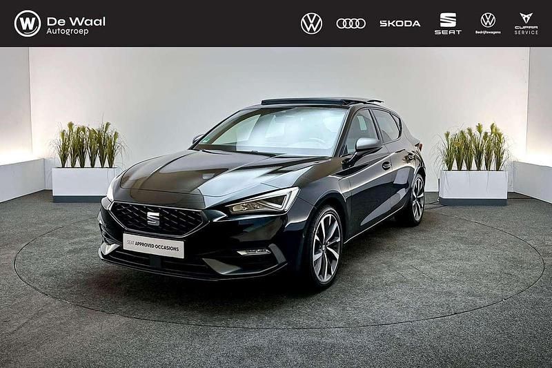 Metallic mythical black Occasion 2021 Seat Leon FR Hatchback | € 23.400 (Iets duurder) - Afbeelding 1/3