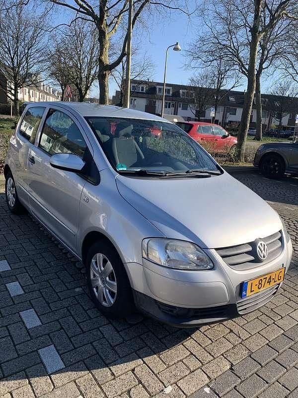 Occasion VW Fox Trendline 54 PK (39 kW) 2008 Grijs Hatchback