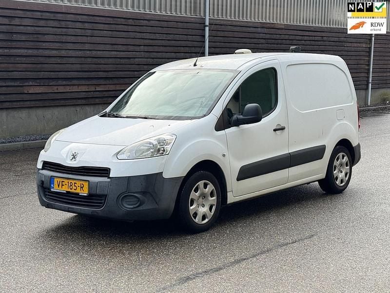 Wit Occasion 2013 Peugeot Partner MPV | € 2.450 (Goede deal) - Afbeelding 1/4