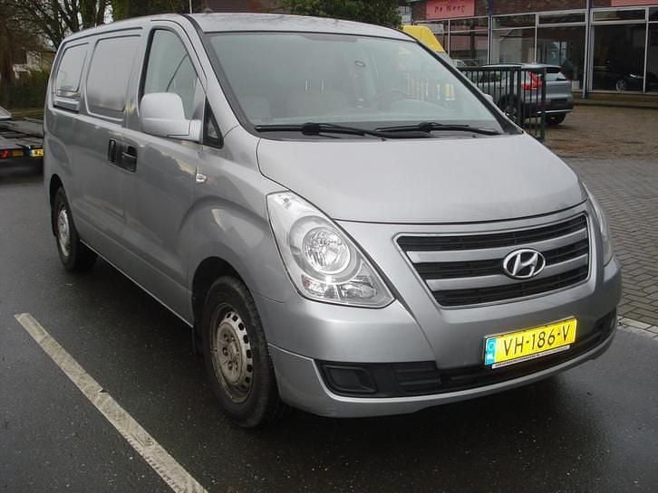 Zilver (metallic) Occasion 2014 Hyundai H 300 Van | € 3.900 (Goede deal) - Afbeelding 1/4