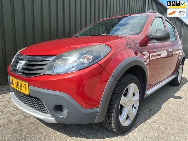 Rood Gebruikt 2010 Dacia Sandero Stepway Hatchback | € 2.499 (Super prijs) - Afbeelding 1/4
