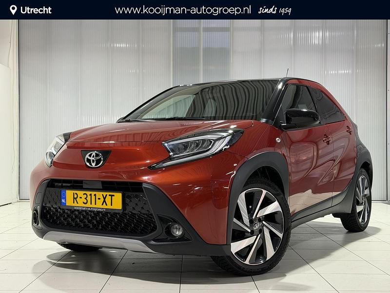 Rood Occasion 2023 Toyota Aygo X Envy SUV | € 18.749 (Duur) - Afbeelding 1/4