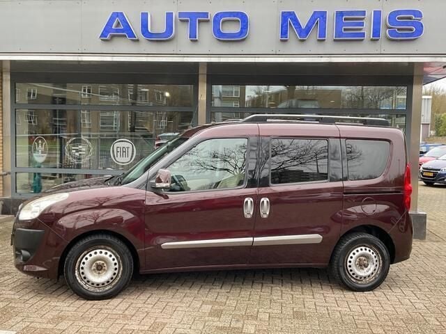 Bruin Gebruikt 2012 Fiat Doblò Active MPV | € 4.995 (Duur) - Afbeelding 1/4