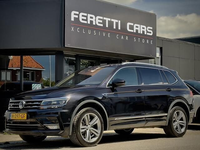 Zwart Occasion 2020 VW Tiguan Allspace Highline SUV | € 32.900 (Eerlijke prijs) - Afbeelding 1/4