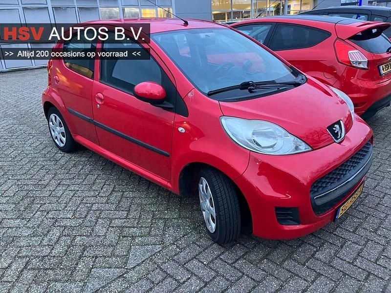 Rood Occasion 2009 Peugeot 107 Hatchback | € 1.945 (Goede deal) - Afbeelding 1/3