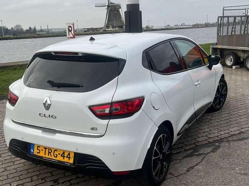 Wit Gebruikt 2014 Renault Clio IV Expression Hatchback | € 4.399 (Goede deal) - Afbeelding 1/4