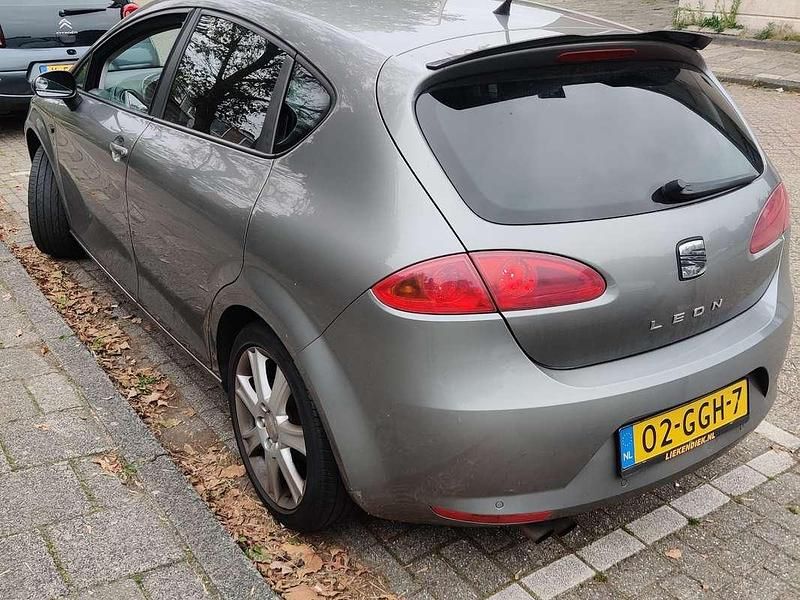 Occasion Seat Leon 125 PK (91 kW) 2008 Grijs MPV