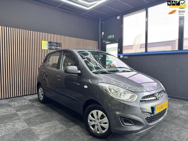Grijs Gebruikt 2013 Hyundai i10 Hatchback | € 3.350 (Eerlijke prijs) - Afbeelding 1/4