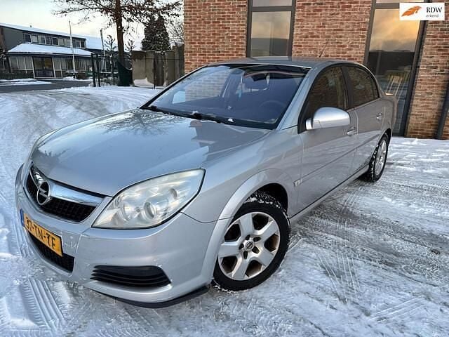 Grijs Gebruikt 2006 Opel Vectra Comfort Sedan | € 1.750 (Eerlijke prijs) - Afbeelding 1/4