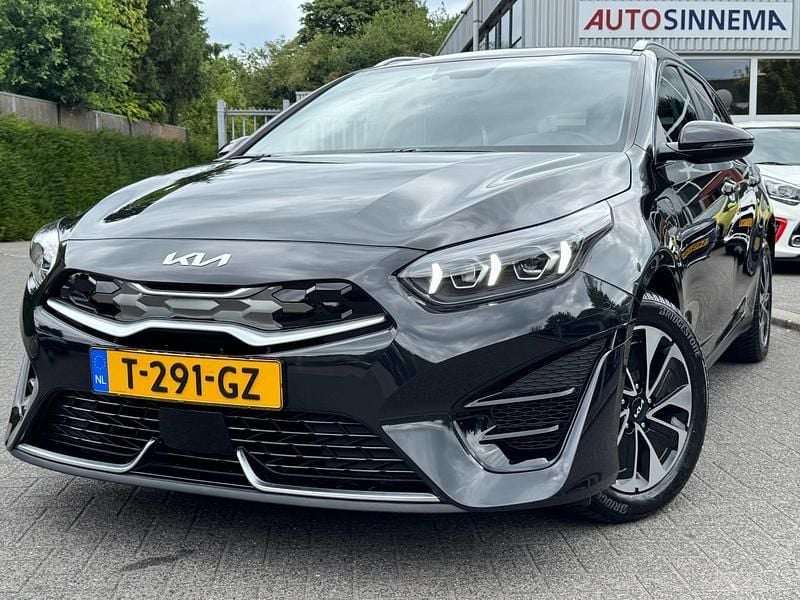 Zwart Gebruikt 2023 Kia Ceed Stationwagen | € 26.949 (Eerlijke prijs) - Afbeelding 1/4
