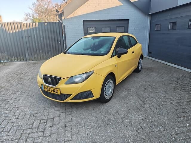 Occasion Seat Ibiza 60 PK (44 kW) 2009 Geel Hatchback