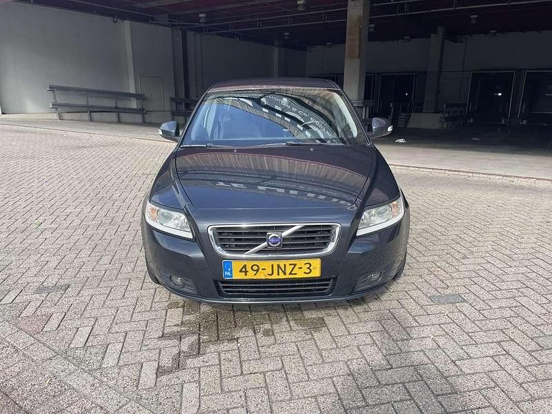 Grijs Gebruikt 2009 Volvo V50 Stationwagen | € 4.950 (Eerlijke prijs) - Afbeelding 1/4