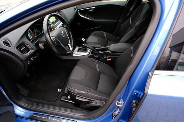 Occasion Volvo V40 Momentum 120 PK (88 kW) 2014 Blauw Hatchback