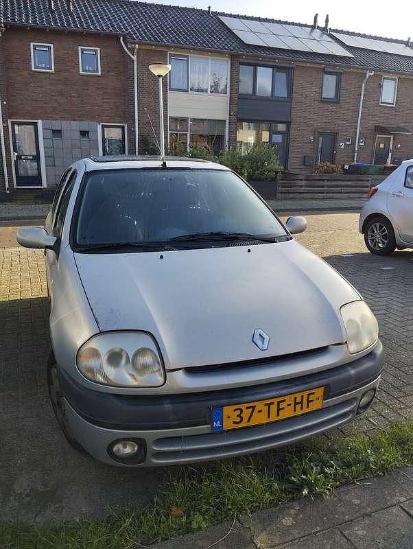 Gebruikt 2000 Renault Clio II Sedan | € 500 (Eerlijke prijs) - Afbeelding 1/3