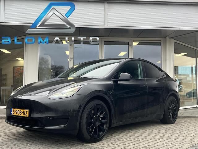 Zwart Occasion 2023 Tesla Model Y SUV | € 29.390 (Eerlijke prijs) - Afbeelding 1/4