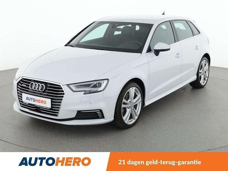 Wit Gebruikt 2020 Audi A3 e-tron Sport Hatchback | € 22.849 (Eerlijke prijs) - Afbeelding 1/3