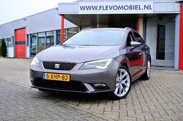 Grijs Gebruikt 2014 Seat Leon ST Business Stationwagen | € 9.450 (Goede deal) - Afbeelding 1/4