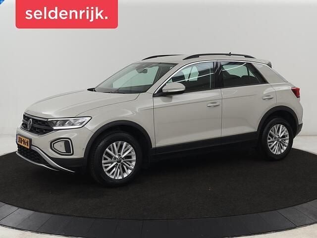 Grijs Gebruikt 2022 VW T-Roc Life SUV | € 20.900 (Super prijs) - Afbeelding 1/4
