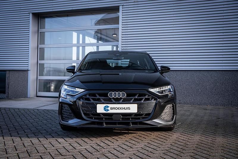 Occasion Audi A3 Comfort 2025 Zwart Sedan