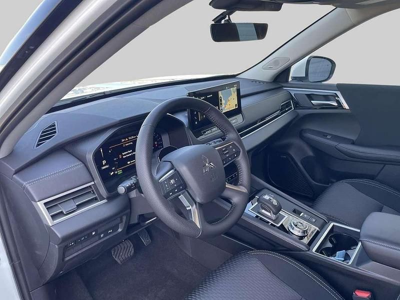 Nieuw Mitsubishi Outlander 136 PK (100 kW) 2025 Wit SUV