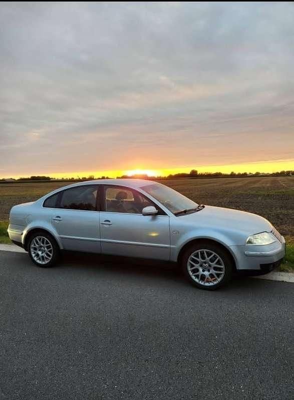 Zilver Gebruikt 2003 VW Passat Sedan | € 9.850 (Goede deal) - Afbeelding 1/4