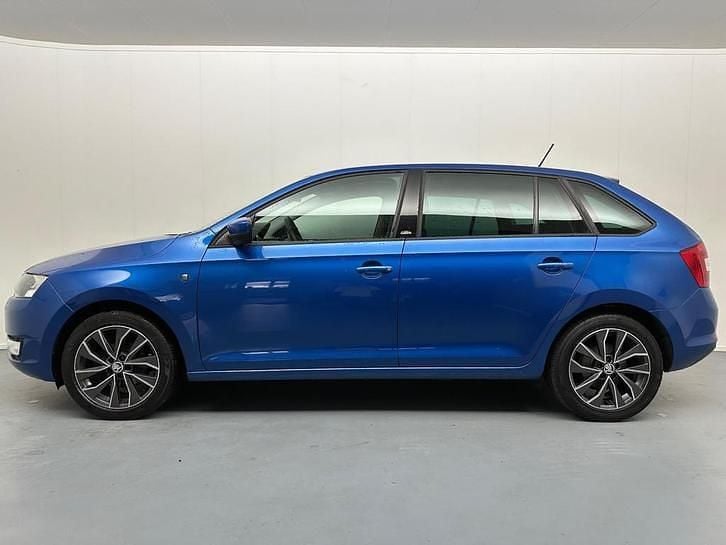 Occasion Skoda Rapid Comfort 86 PK (63 kW) 2015 Blauw, metallic lak Hatchback