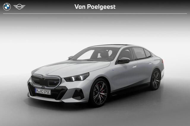 Grijs Nieuw 2025 BMW i5 M Sport Sedan | € 117.819 - Afbeelding 1/4