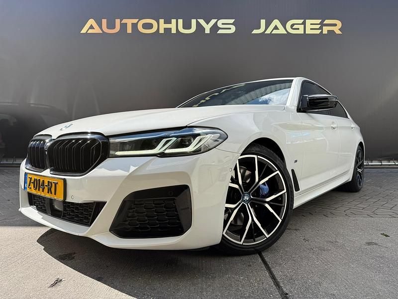 Wit Gebruikt 2023 BMW 540 M Sport Sedan | € 64.950 (Duur) - Afbeelding 1/4