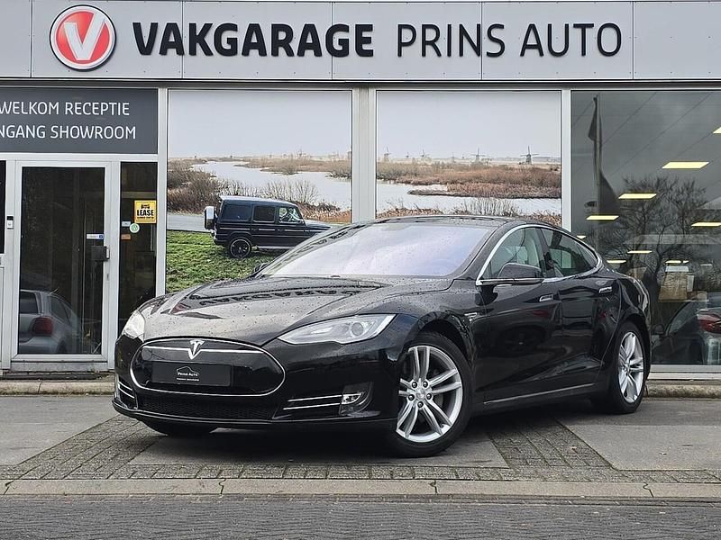Zwart Gebruikt 2014 Tesla Model S Hatchback | € 17.900 (Eerlijke prijs) - Afbeelding 1/4