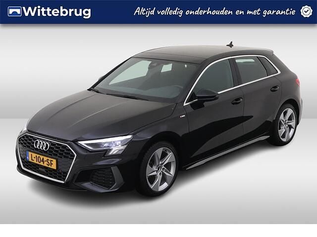 Zwart, metallic lak Gebruikt 2021 Audi A3 Sportback Design Hatchback | € 28.950 (Iets duurder) - Afbeelding 1/2