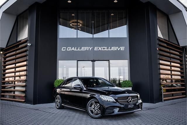Zwart Gebruikt 2020 Mercedes C180 Business Sedan | € 27.495 (Goede deal) - Afbeelding 1/4