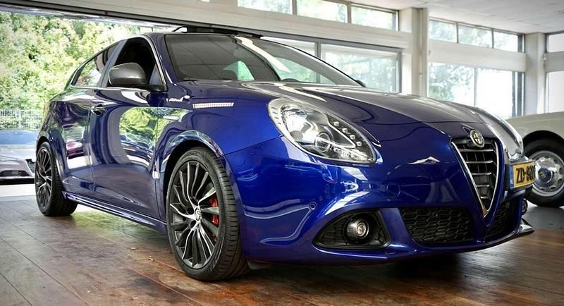 Blauw Gebruikt 2015 Alfa Romeo Giulietta Quadrifoglio Verde Hatchback | € 16.950 (Duur) - Afbeelding 1/4