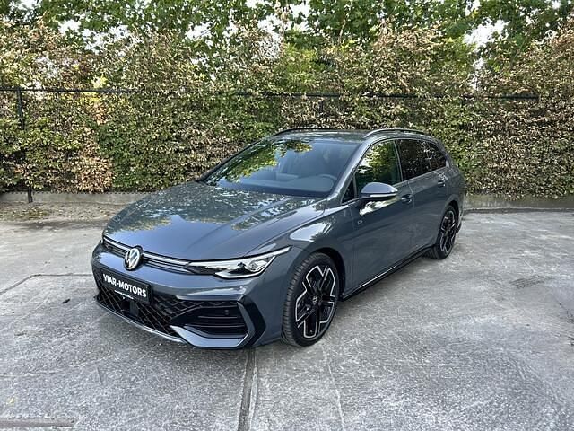 Grijs Nieuw 2025 VW Golf VIII R-line Stationwagen | € 37.500 (Super prijs) - Afbeelding 1/4
