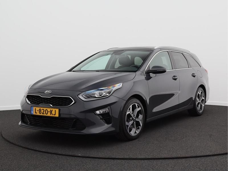 Grijs Gebruikt 2021 Kia Ceed Stationwagen | € 18.350 (Eerlijke prijs) - Afbeelding 1/4