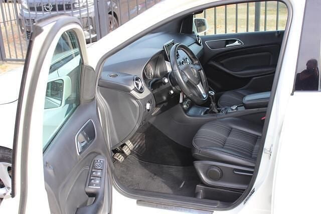 Occasion Mercedes B180 Prestige 109 PK (80 kW) 2014 Wit MPV