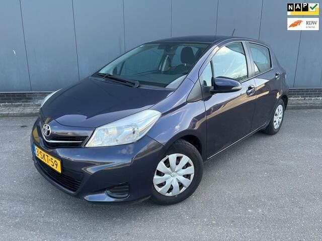 Blauw Gebruikt 2013 Toyota Yaris Hatchback | € 4.450 (Goede deal) - Afbeelding 1/4