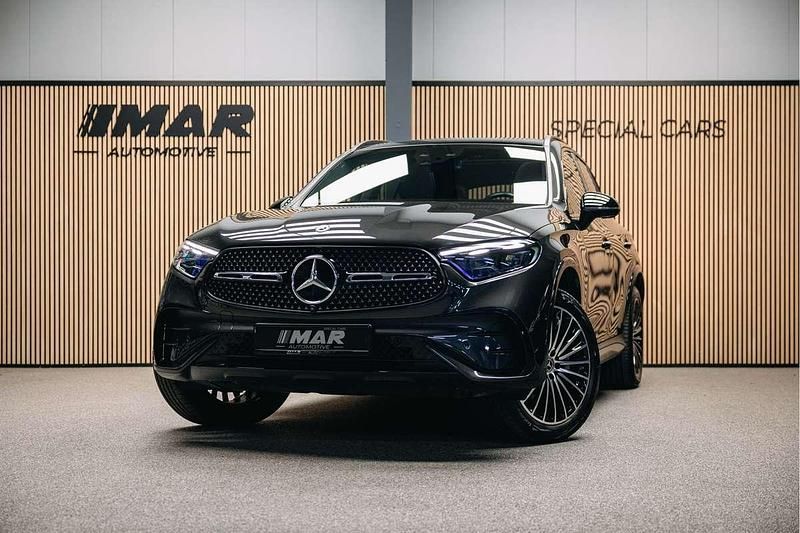 Grijs Gebruikt 2022 Mercedes GLC300e AMG line SUV | € 58.950 - Afbeelding 1/4