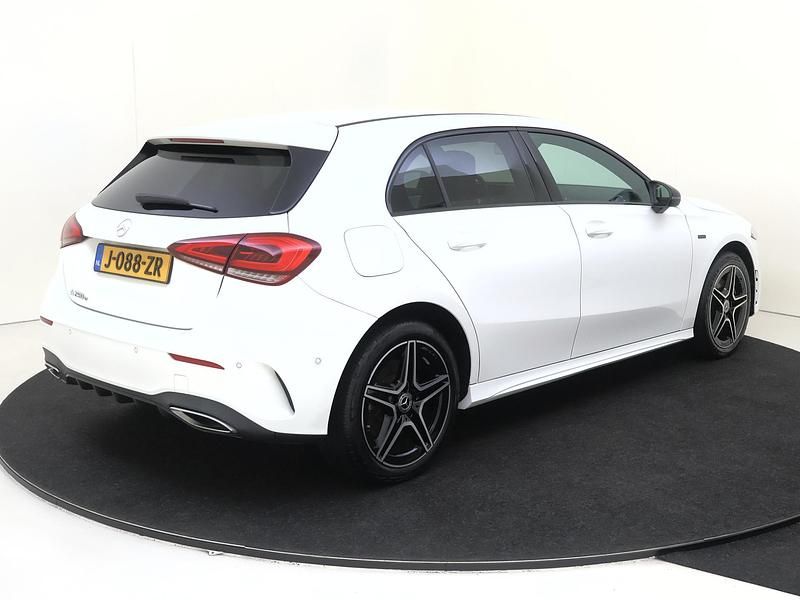 Occasion Mercedes A250 Business 218 PK (160 kW) 2020 Wit Hatchback