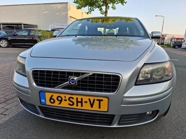 Grijs Gebruikt 2006 Volvo S40 Momentum Sedan | € 2.495 - Afbeelding 1/4