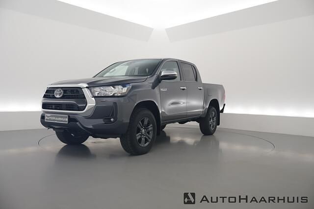 Grijs Nieuw 2024 Toyota HiLux Pickup | € 44.450 (Iets duurder) - Afbeelding 1/2