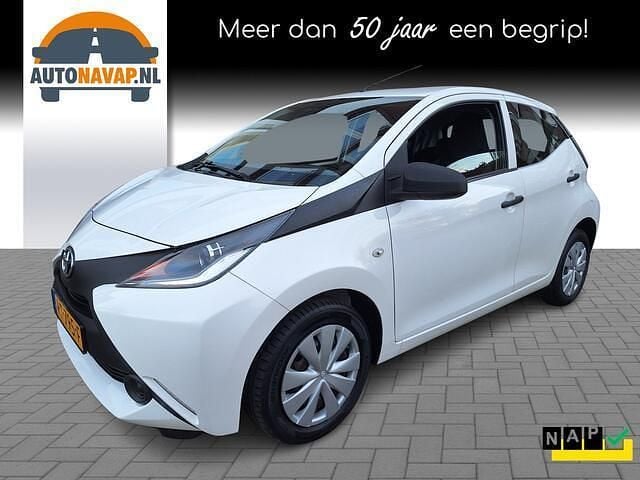 Wit Gebruikt 2018 Toyota Aygo Hatchback | € 7.995 (Goede deal) - Afbeelding 1/4
