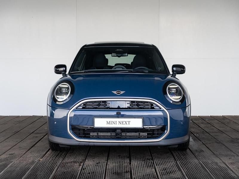 Nieuw Mini Cooper Favoured 114 kW (156 PK) 2025 Blauw Hatchback